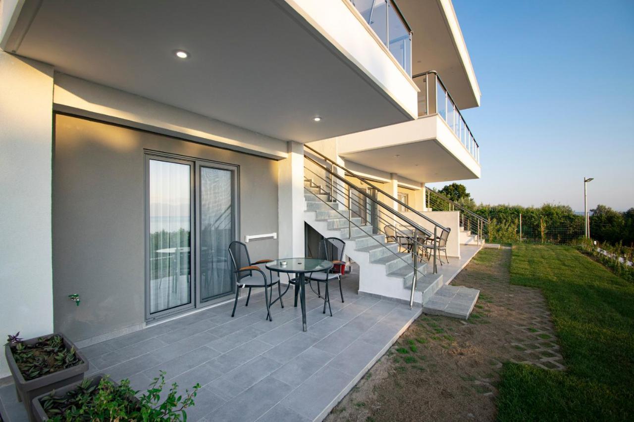 Heraclea Luxury Suites Неа-Ираклия Экстерьер фото