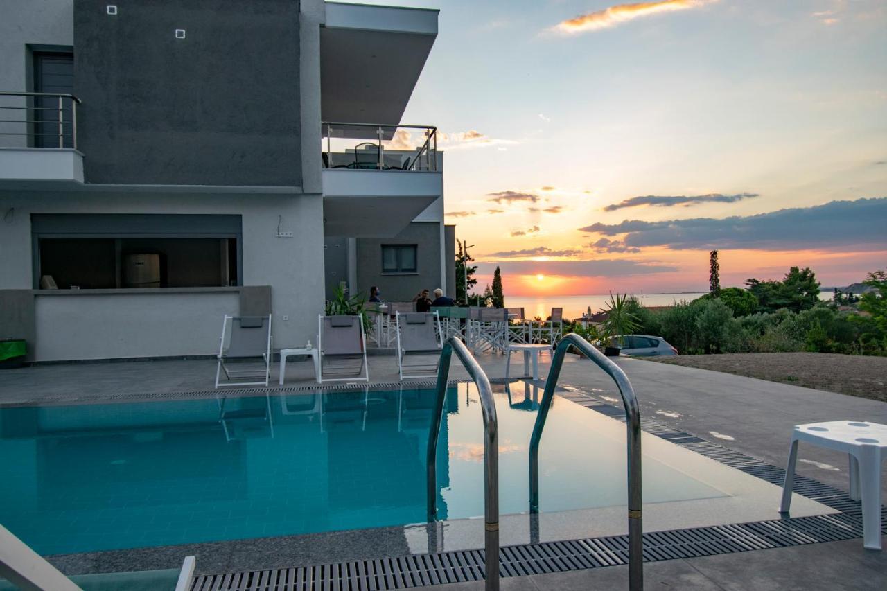 Heraclea Luxury Suites Неа-Ираклия Экстерьер фото